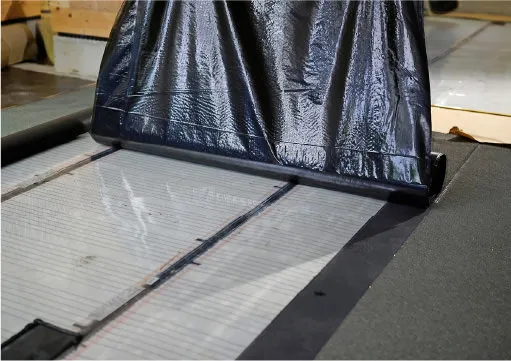 トップシート貼付け